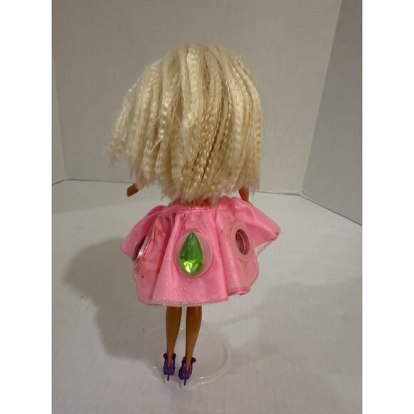 Vintage 1997 twirlin Barbie. Skirt has pods of lip, cheek and eye makeup. - Picture 13 of 16